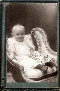 Галина Чельцова (1909-1992) в 1909 или 1910 гг.